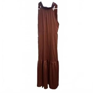 Chic Long Dress with Ruffled Hem